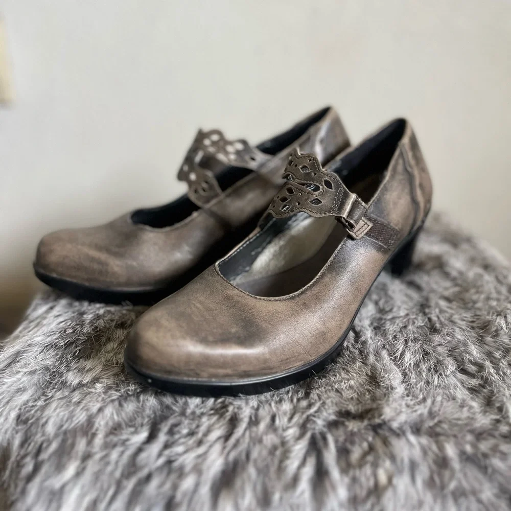 Naot women’s dress platform shoes. New!!! Size 37, 6-6.5